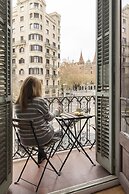 Ally's Guest House Barcelona B&B