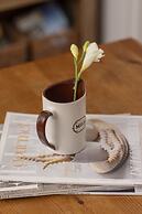 Ally's Guest House Barcelona B&B