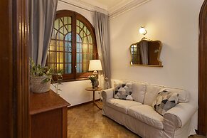 Ally's Guest House Barcelona B&B