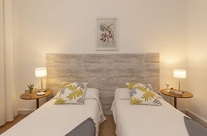 Ally's Guest House Barcelona B&B