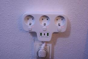 Ally's Guest House Barcelona B&B