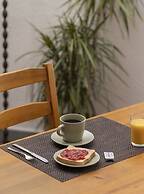 Ally's Guest House Barcelona B&B