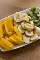 Ally's Guest House Barcelona B&B