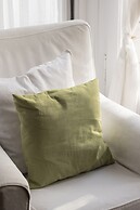 Ally's Guest House Barcelona B&B