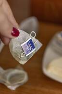 Ally's Guest House Barcelona B&B