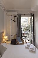 Ally's Guest House Barcelona B&B