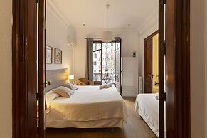 Ally's Guest House Barcelona B&B