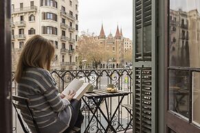 Ally's Guest House Barcelona B&B