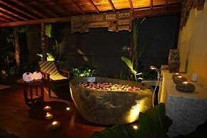 Jadul Adarapura Resort & Spa