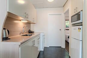 George Street Motel Apartments