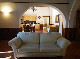 Borgo Di Colleoli Resort