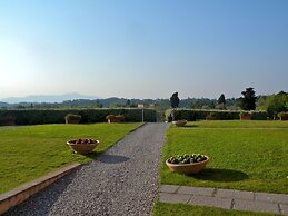 Borgo Di Colleoli Resort