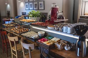 Borgo Di Colleoli Resort