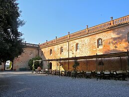 Borgo Di Colleoli Resort