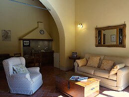 Borgo Di Colleoli Resort