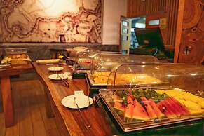 Taha Tai Hotel