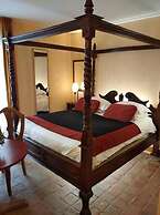 Logis Hôtel les Hauts de St Maure