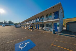 OYO Hotel St. Helens, OR