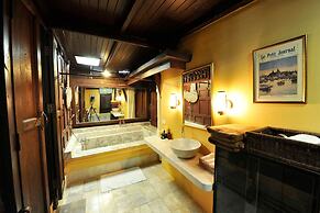 Zantiis Ndol Villas