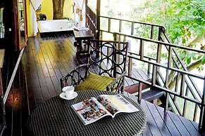 Zantiis Ndol Villas