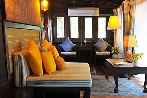 Zantiis Ndol Villas