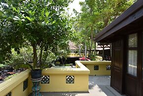 Zantiis Ndol Villas