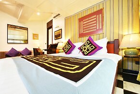 Zantiis Ndol Villas