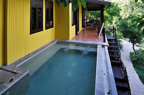 Zantiis Ndol Villas