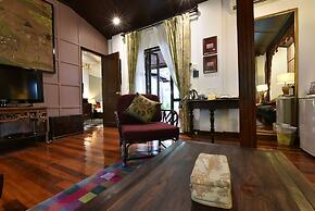 Zantiis Ndol Villas