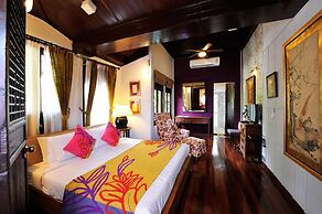 Zantiis Ndol Villas