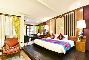 Zantiis Ndol Villas