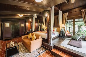 Zantiis Ndol Villas