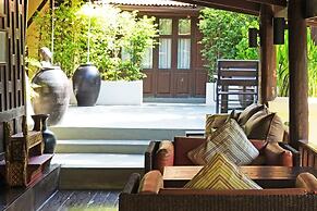 Zantiis Ndol Villas
