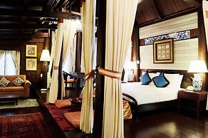 Zantiis Ndol Villas