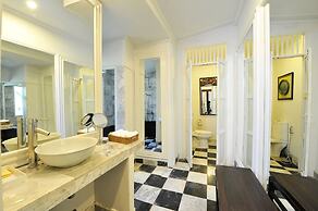 Zantiis Ndol Villas