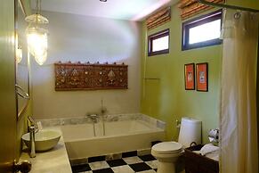 Zantiis Ndol Villas