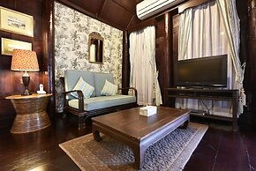 Zantiis Ndol Villas