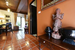 Zantiis Ndol Villas