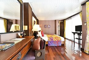 Zantiis Ndol Villas