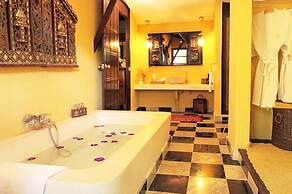 Zantiis Ndol Villas