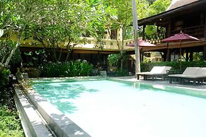Zantiis Ndol Villas