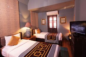 Zantiis Ndol Villas