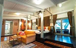 Zantiis Ndol Villas