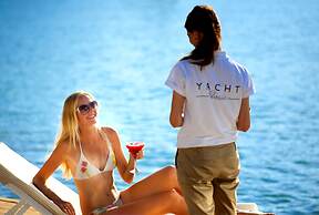 Yacht Classic Hotel - Boutique Class