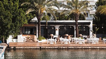 Yacht Classic Hotel - Boutique Class