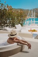 Yacht Classic Hotel - Boutique Class