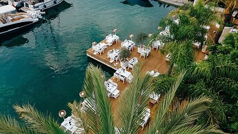 Yacht Classic Hotel - Boutique Class