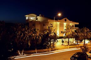 Yacht Classic Hotel - Boutique Class