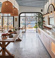 Yacht Classic Hotel - Boutique Class