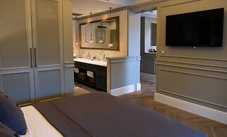 Yacht Classic Hotel - Boutique Class